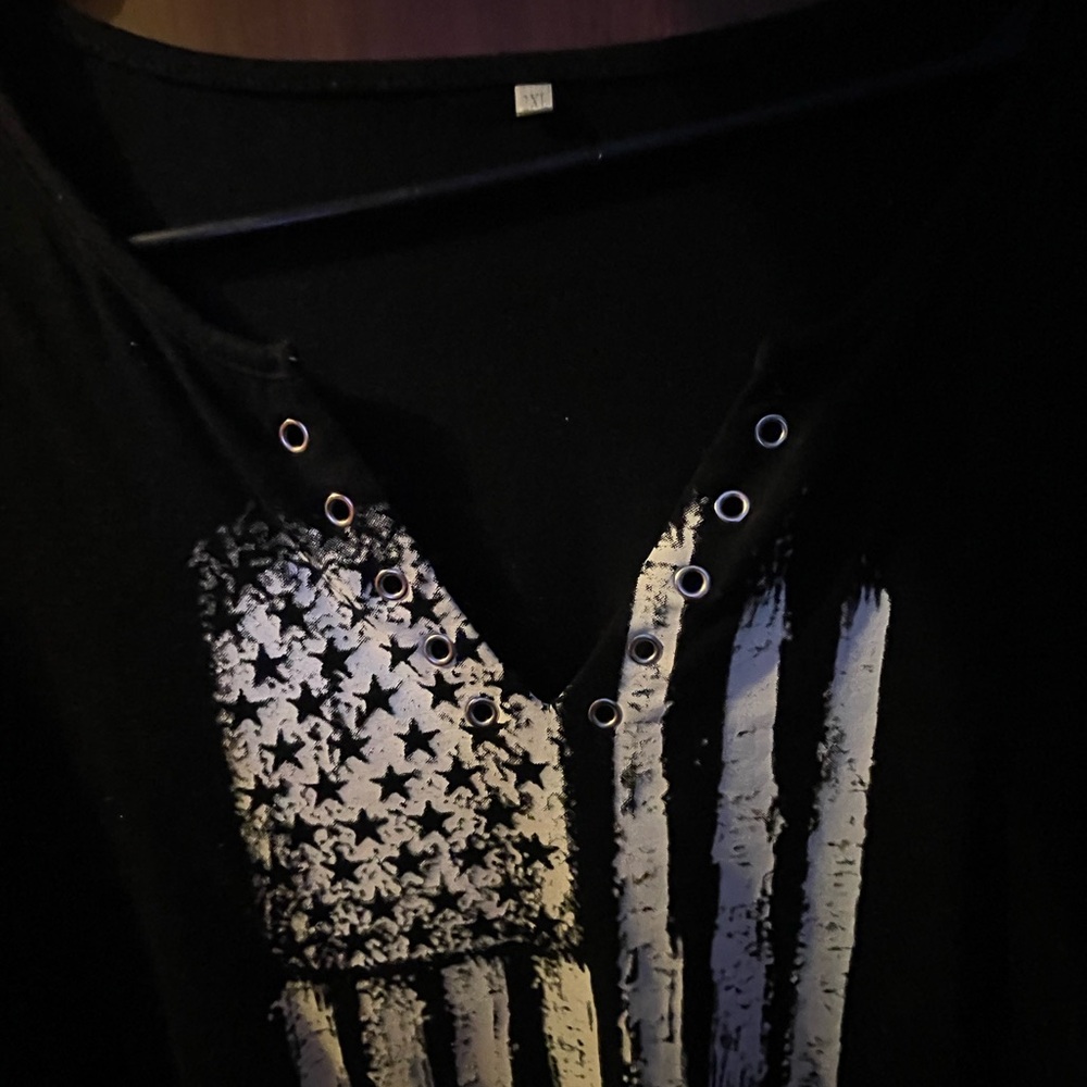 Black and White Graphic Women's Top